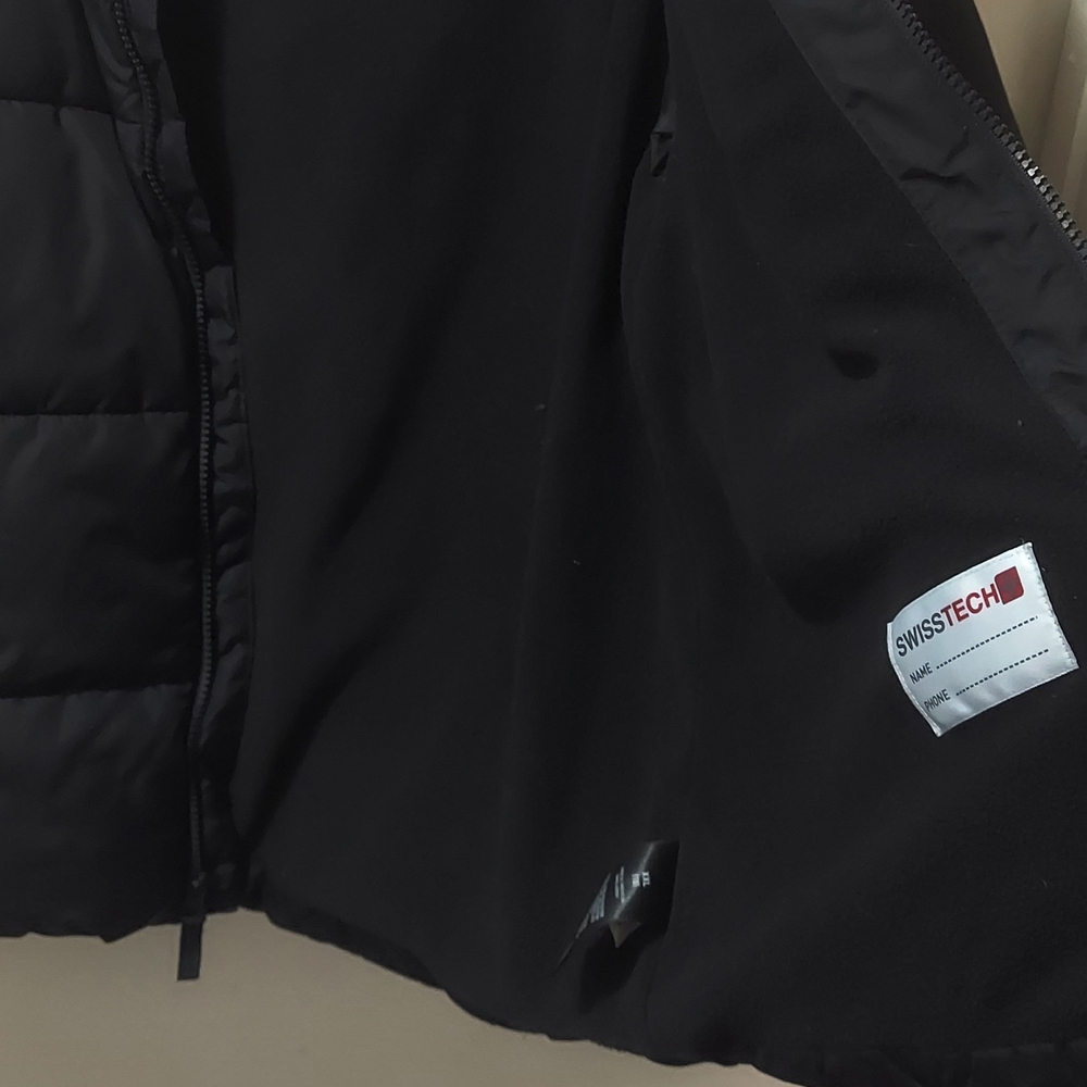 Swiss Tech Boys Black Puffer Jacket Size XXL 18 - Picture 3 of 5